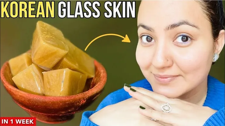 Read more about the article How To Achieve Glass Skin Naturally At Home?